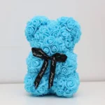 Modrý macko z penových ruží – pohľad spredu na nezvyčajnú farbu