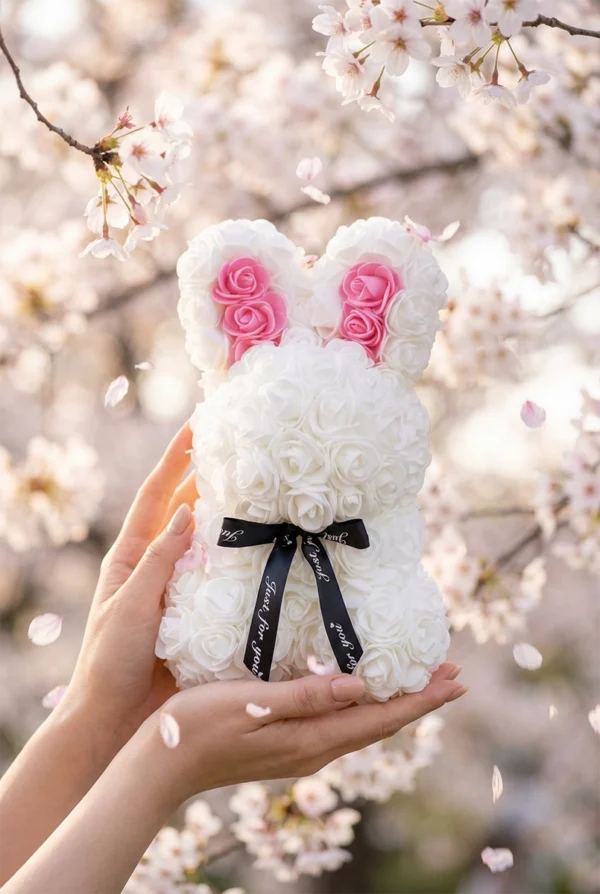 Biely zajačik z ruží s ružovými uškami – 25 cm